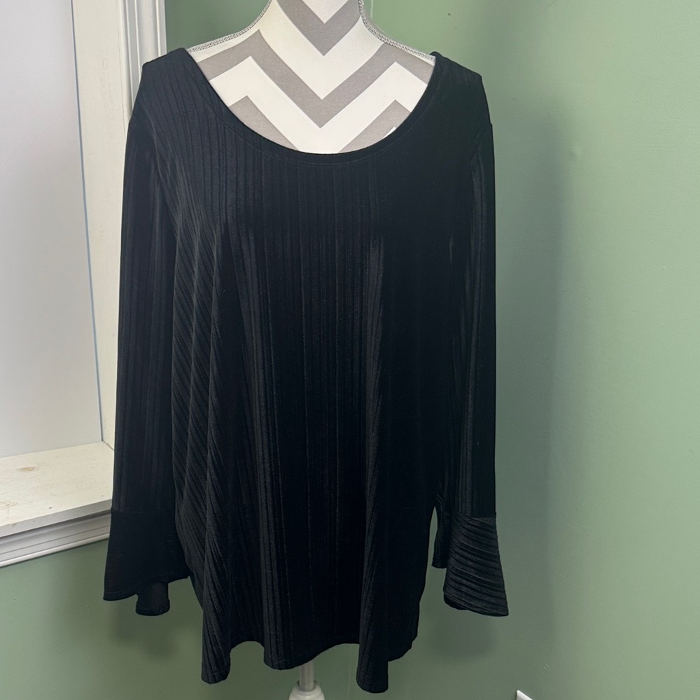 Signature collection Chic Black velvet top 2X